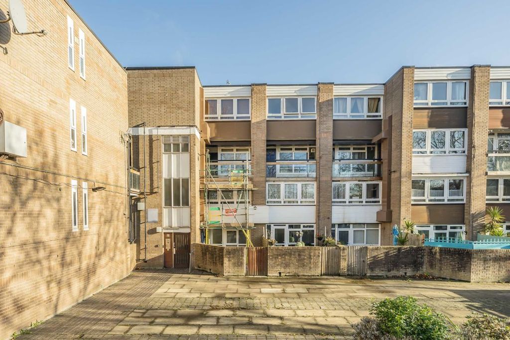 Property photo 1 of 4