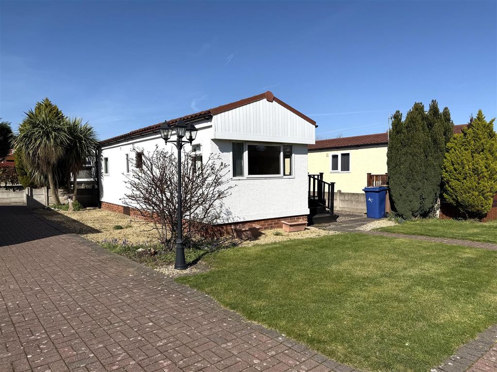 Property photo 1 of 11 8 Love.Jpeg