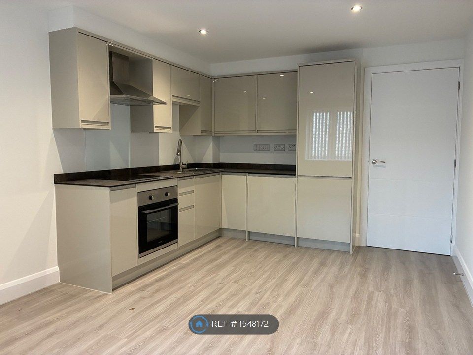 Property photo 3 of 12 Kitchen