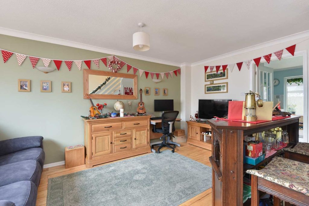 Property photo 3 of 16 4639648