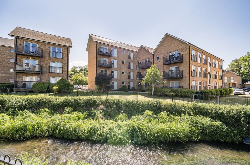 Property photo 1 of 17 1-682351Da18F00-1...