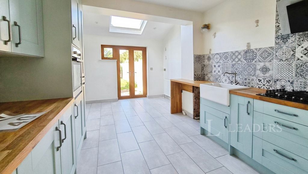 Property photo 2 of 11 Pbox-Img.Jpg