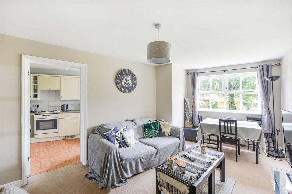 Property photo 2 of 8 Reception