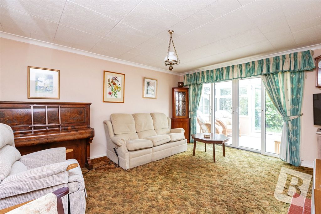 Property photo 3 of 16 Living Room