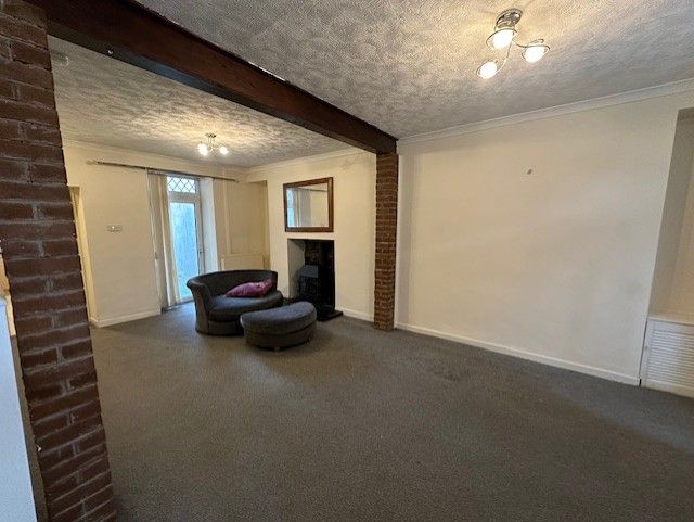 Property photo 2 of 9 Lounge