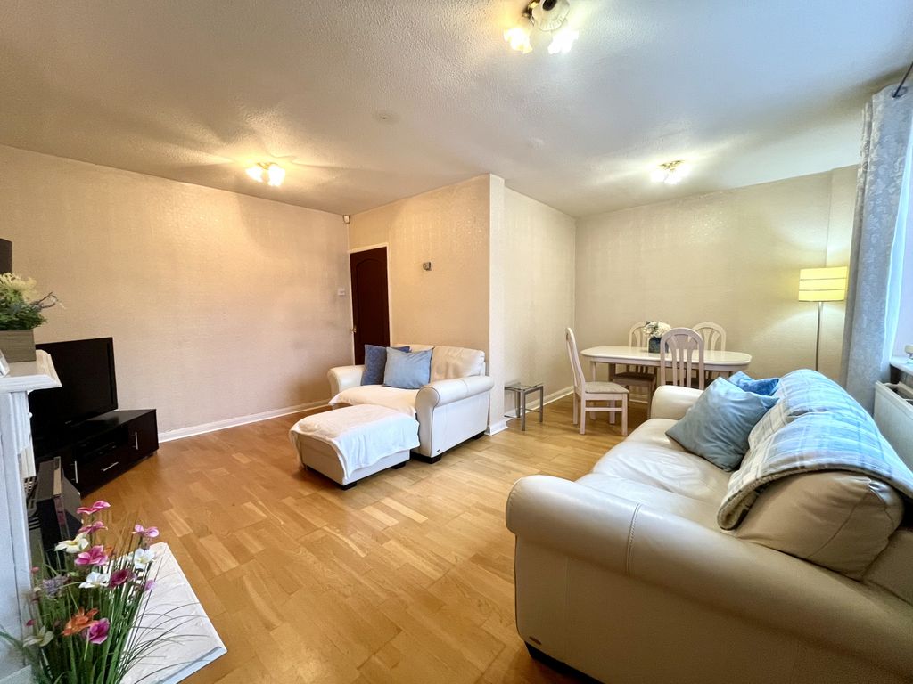 Property photo 2 of 14 Lounge