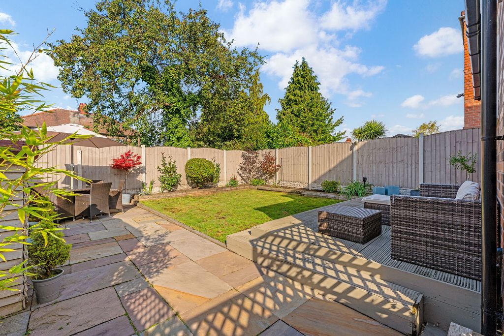 Property photo 2 of 33