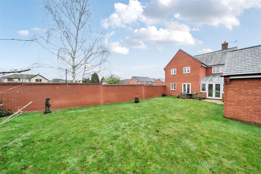 Property photo 2 of 14 1407993-4-69837A81Aeb8d.Jpg