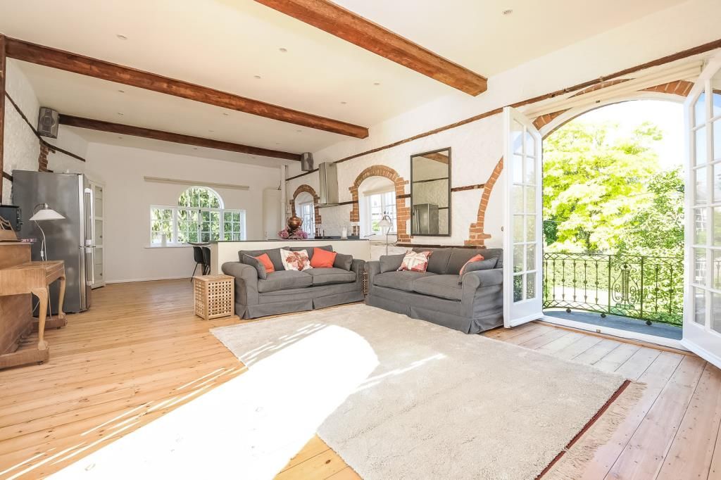 Property photo 3 of 9 Internal View