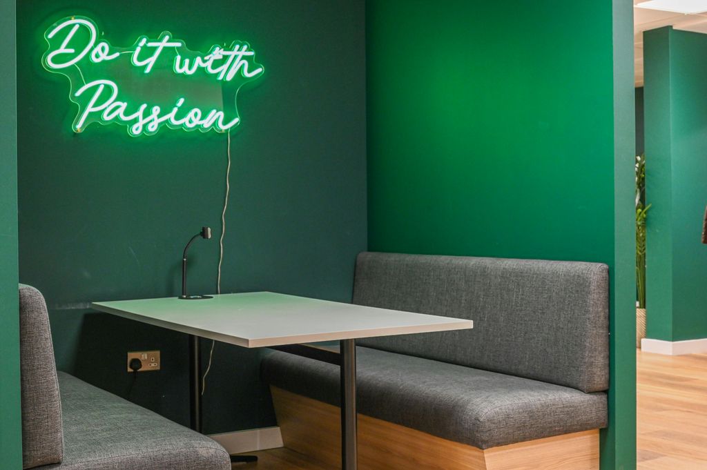 Property photo 3 of 12 Ol-Shb-3Copthallave-27.Jpg