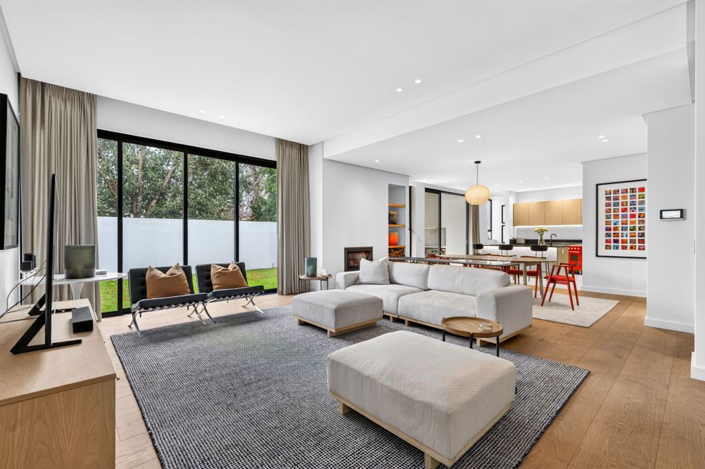 Property photo 1 of 46 Kw1743994