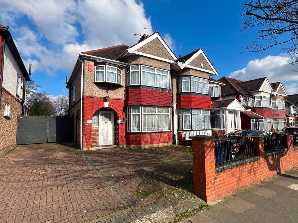 Property photo 2 of 19