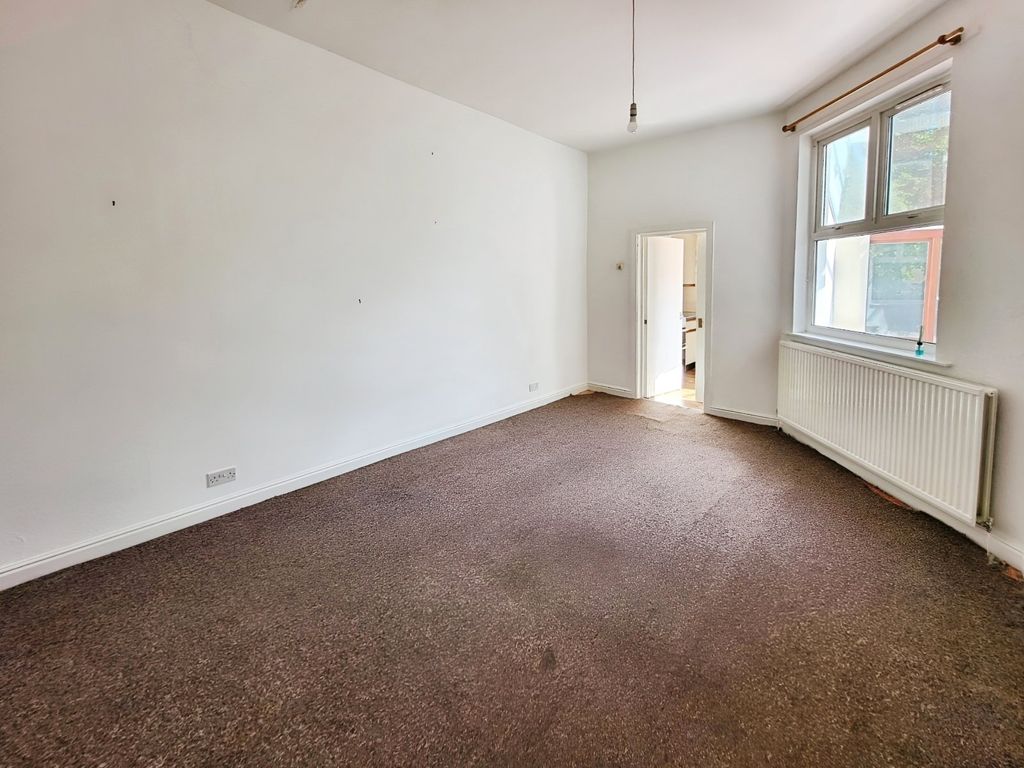 Property photo 2 of 13 Picture No. 17