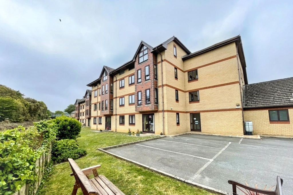 Property photo 2 of 3 6 Rostrevor Court, 96 Sandown Road, Sandown Po36 9Jx
