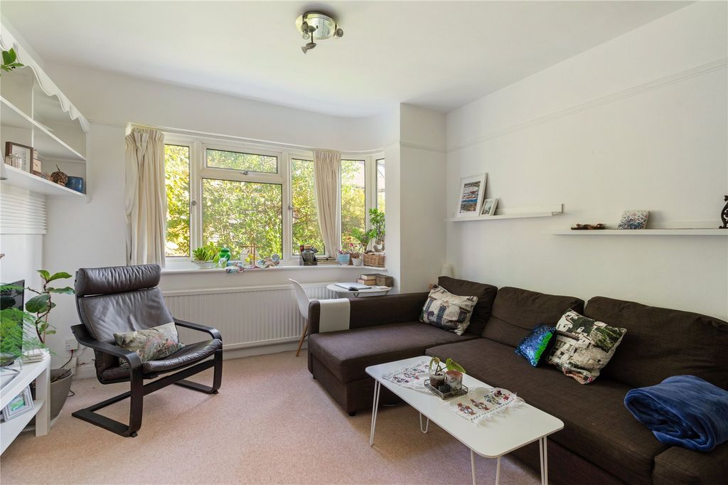 Property photo 3 of 11 Picture No. 10
