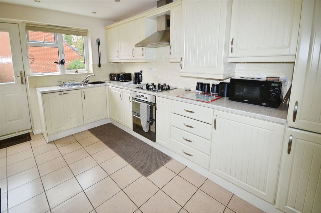 Property photo 2 of 22 Kitchen