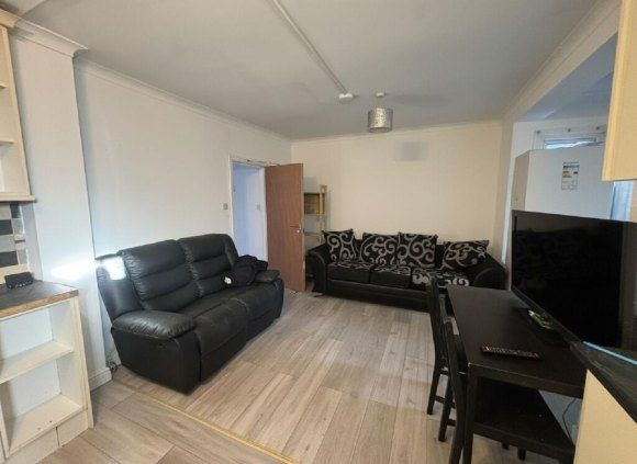 Property photo 3 of 9 9426670.Jpg