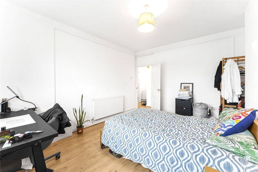 Property photo 3 of 12 Bedroom