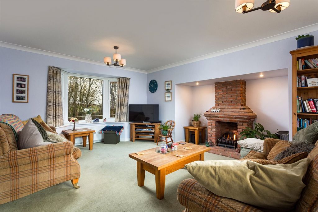 Property photo 2 of 21 Photos