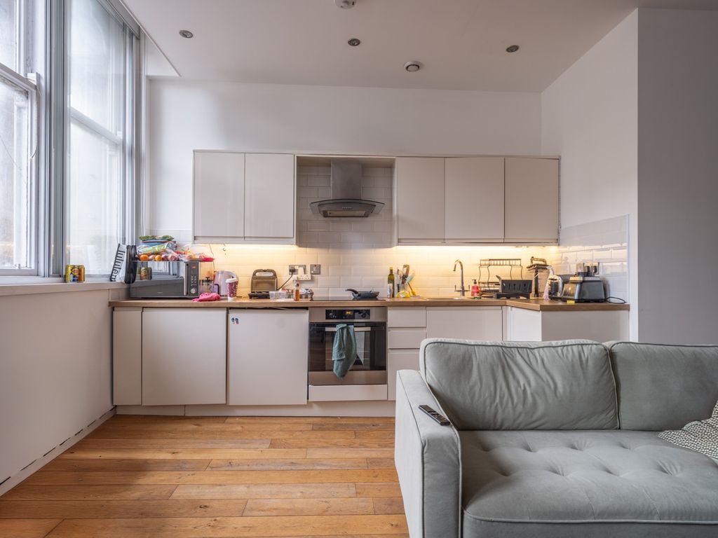 Property photo 2 of 6 3707612