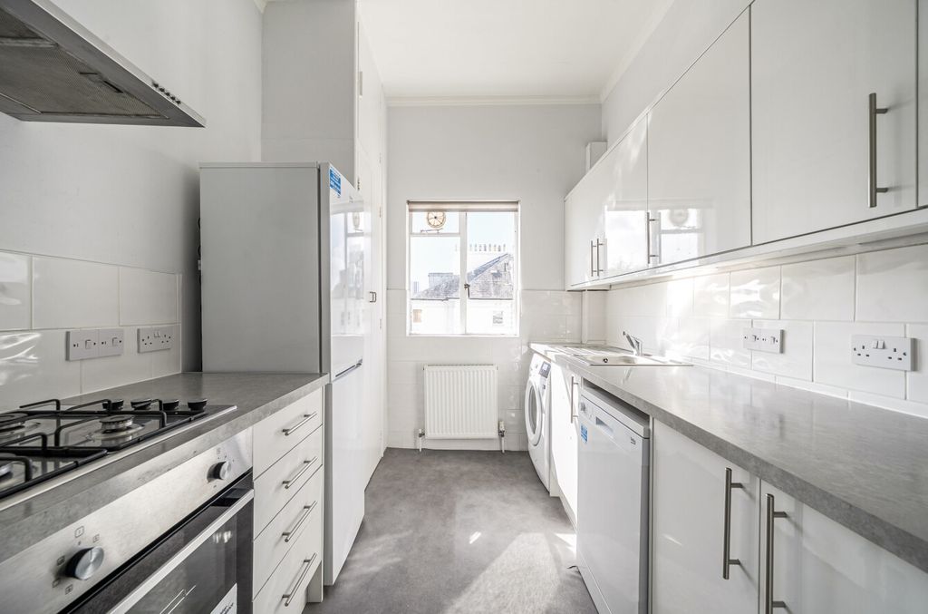 Property photo 3 of 17 1360344-6-68Da6F4...