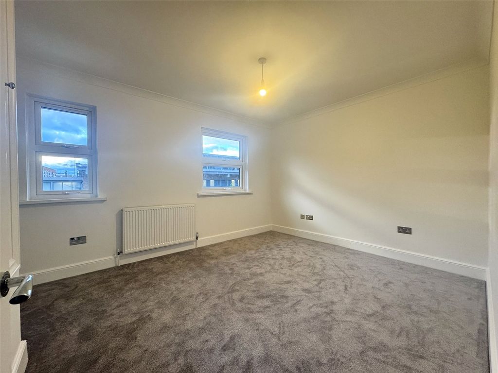 Property photo 3 of 17 Picture No. 14