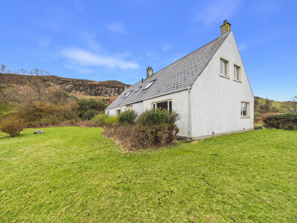 Property photo 2 of 40 Cam03481G0-Pr0141-Still034