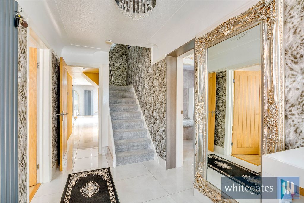 Property photo 3 of 64 Picture No. 04