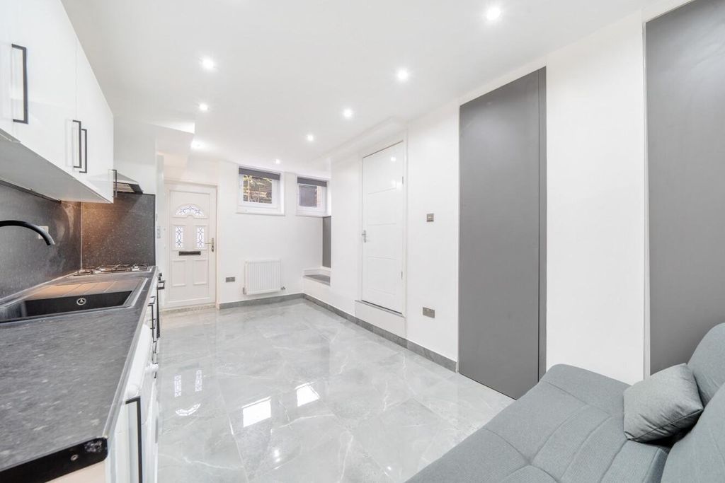 Property photo 3 of 10 Picture No. 03