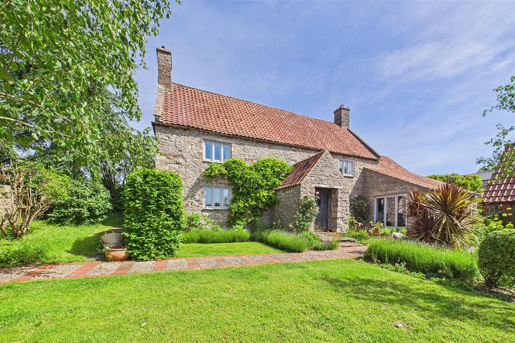 Property photo 1 of 37