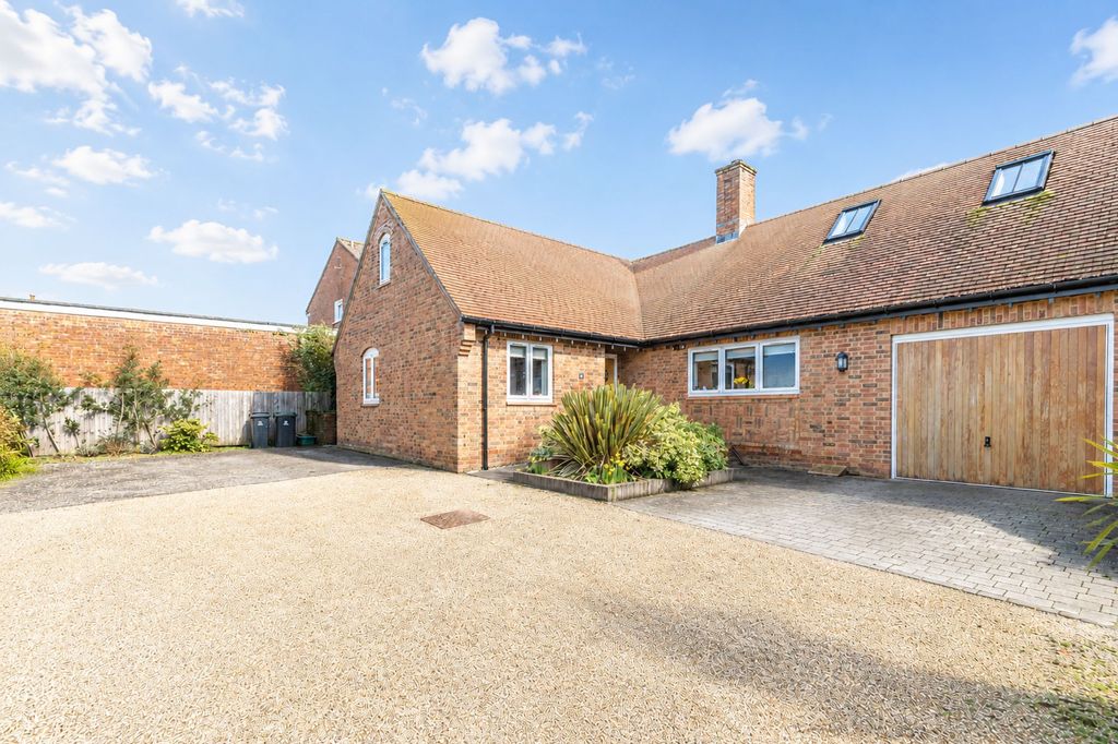 Property photo 1 of 30
