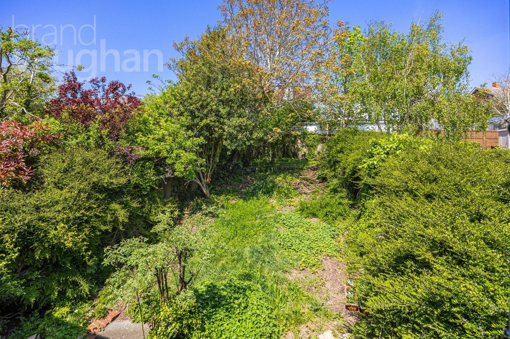Property photo 2 of 20 Picture No. 17