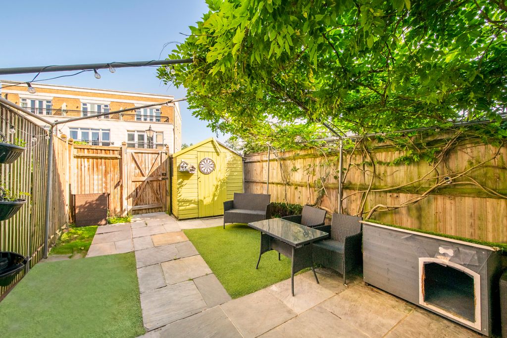 Property photo 2 of 7
