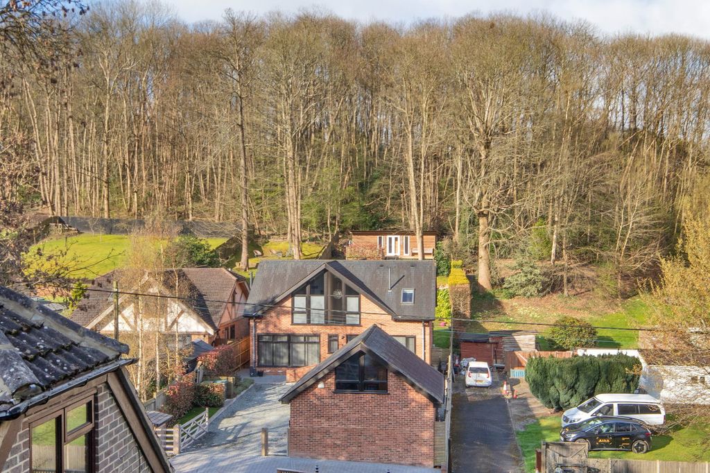 Property photo 2 of 31