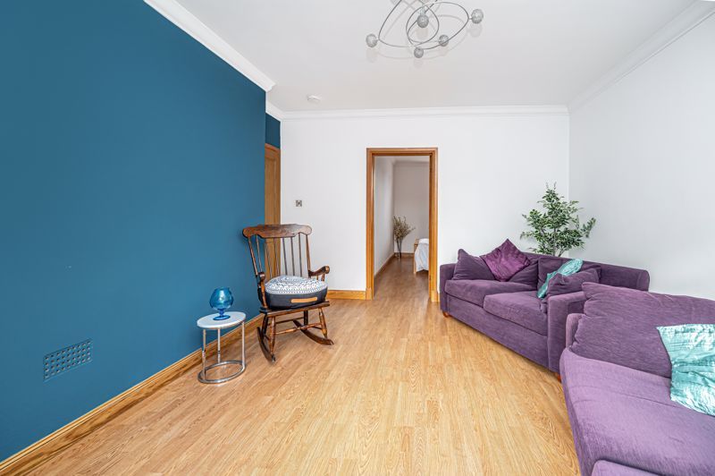 Property photo 3 of 16 Lounge