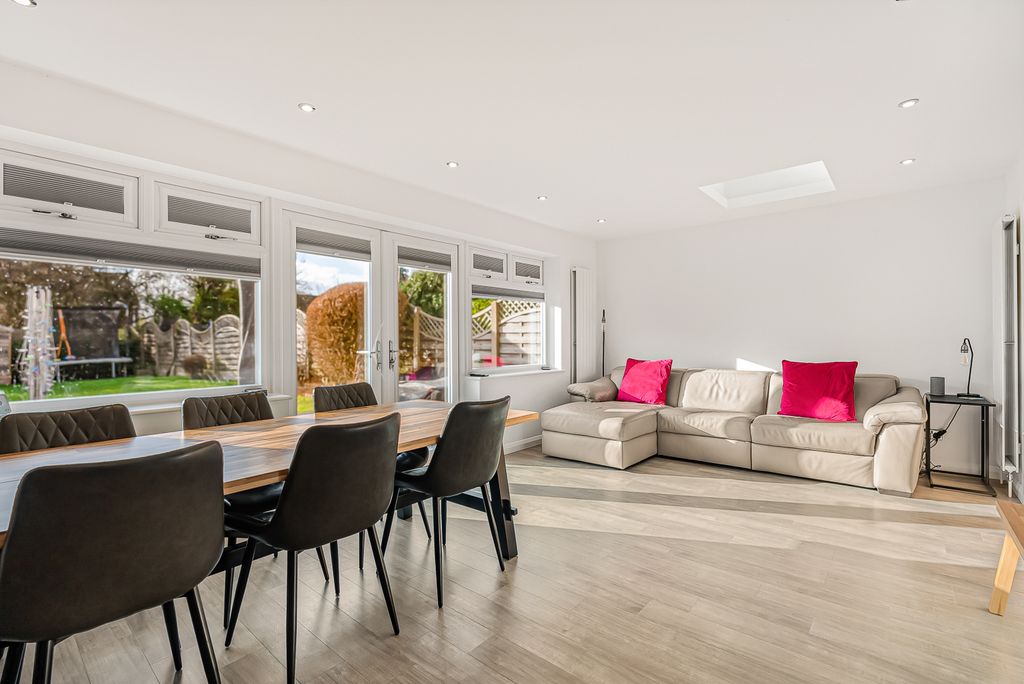 Property photo 2 of 20 Living/Dining Room