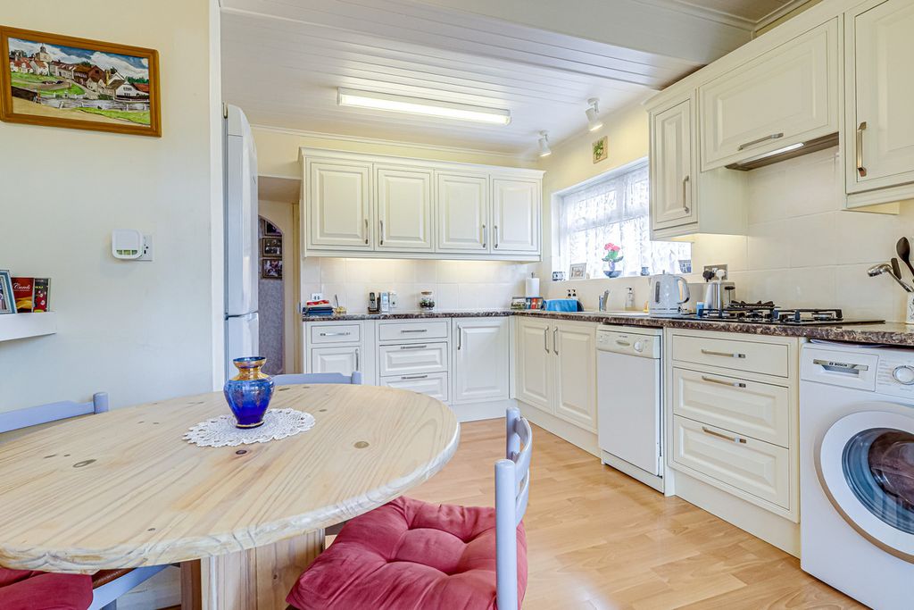 Property photo 2 of 35