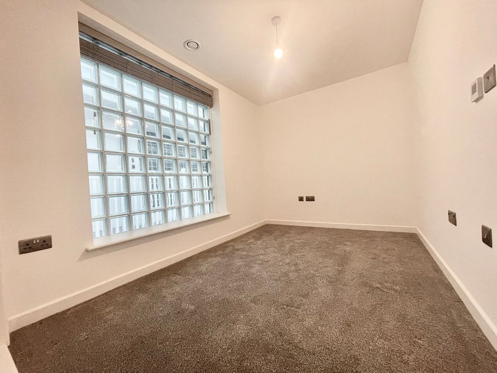 Property photo 3 of 4 Picture 3