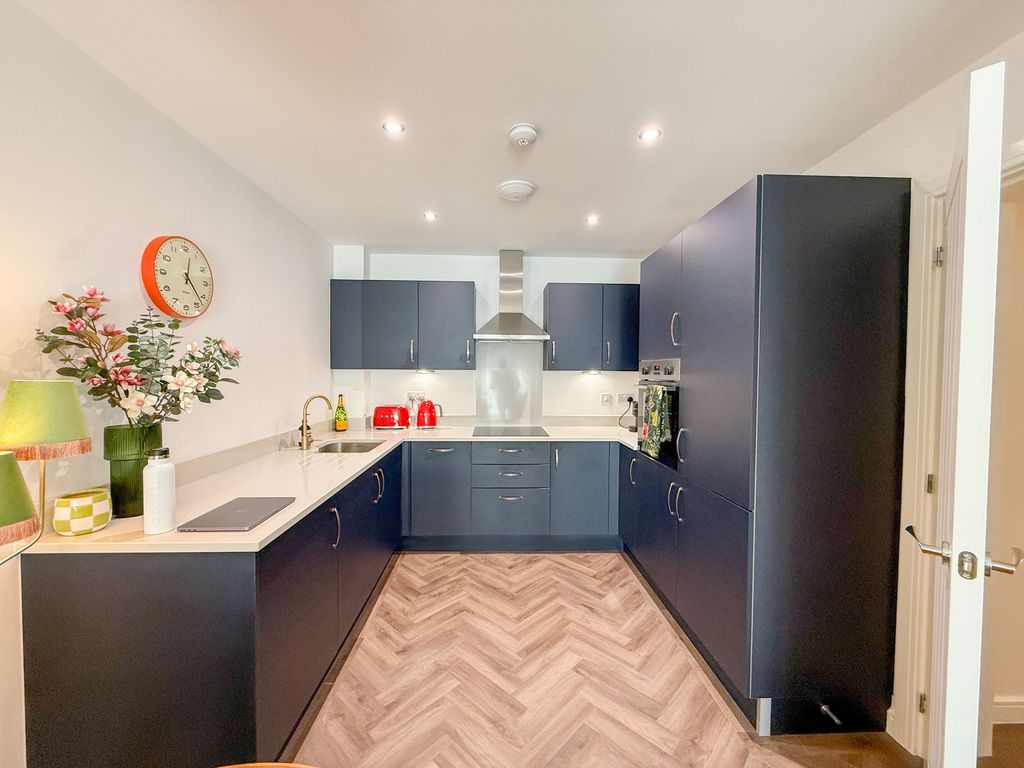 Property photo 1 of 12 Kitchen