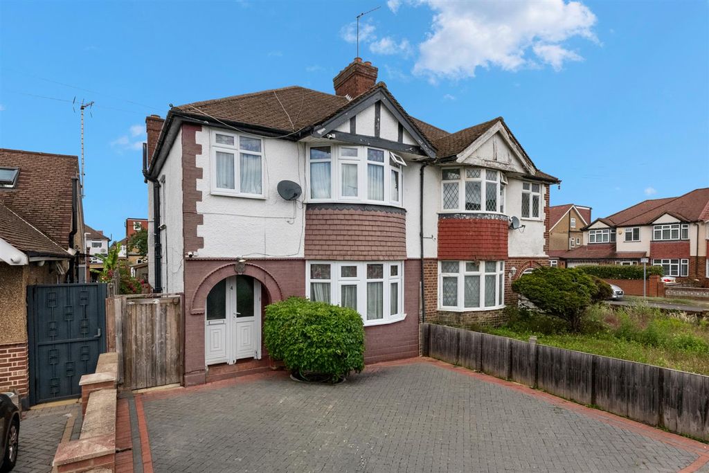 Property photo 1 of 11