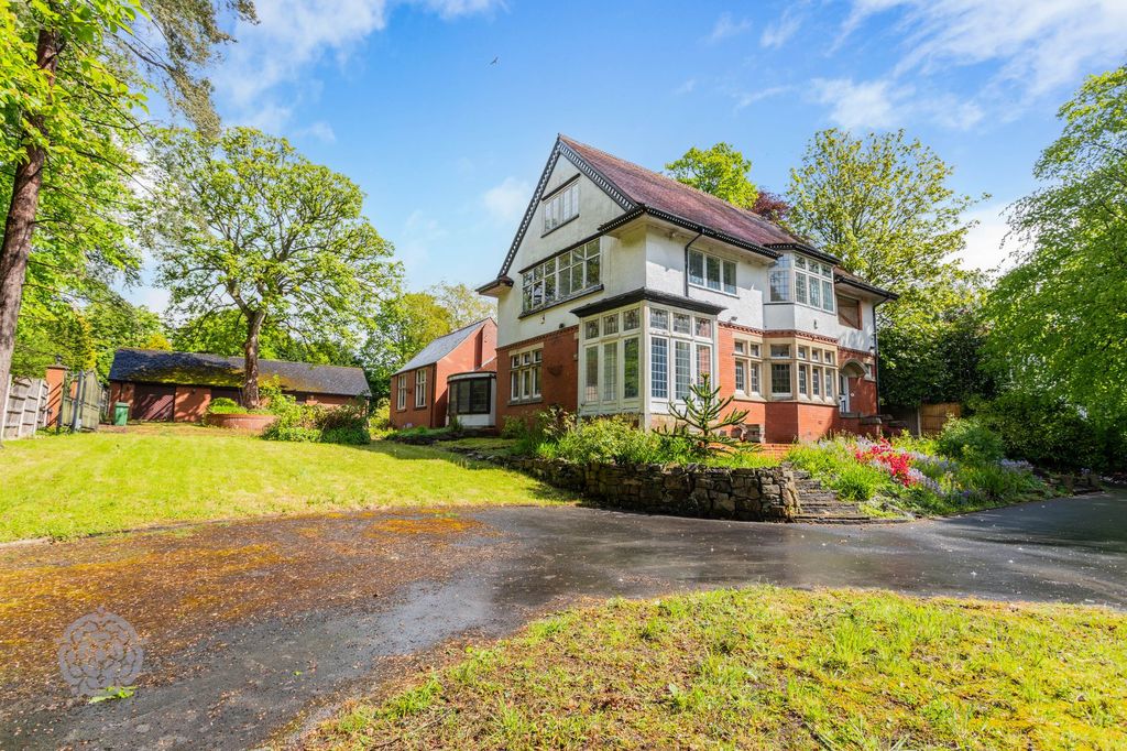 Property photo 2 of 32