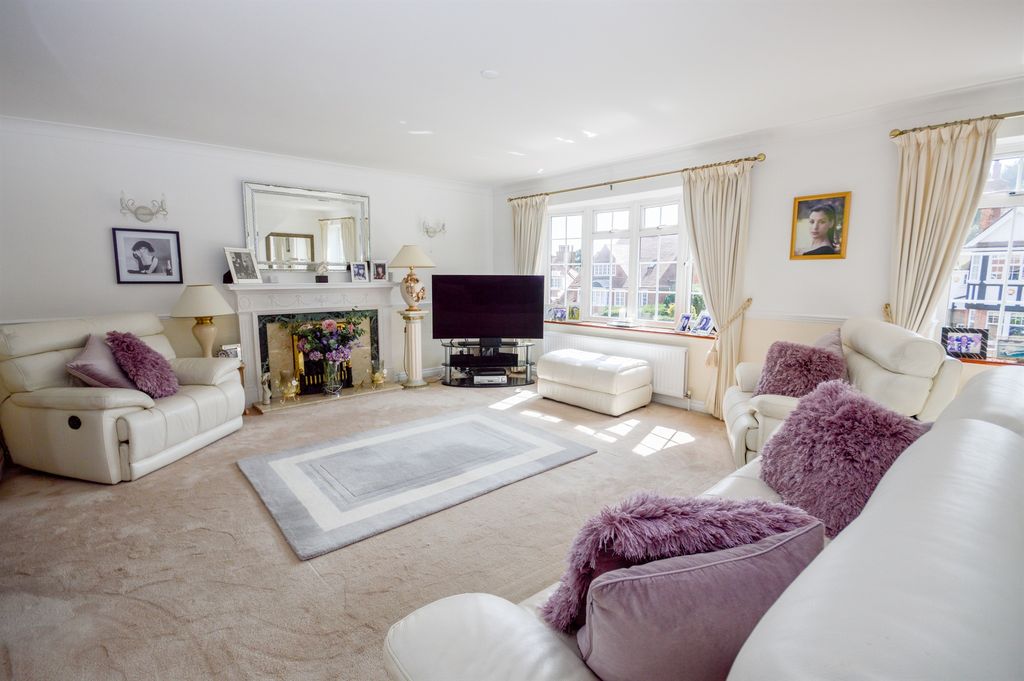 Property photo 2 of 22