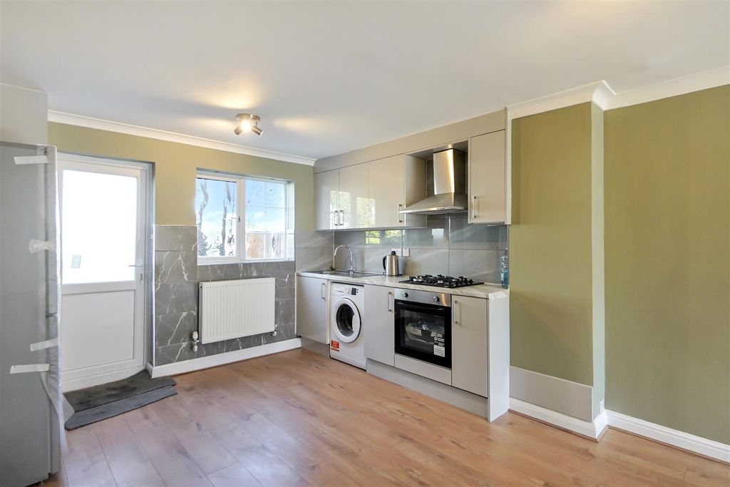 Property photo 2 of 7 Dsc00342.Jpg