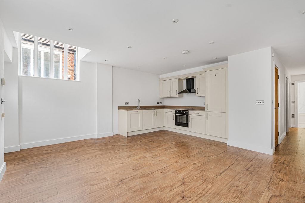 Property photo 2 of 18 21_94870