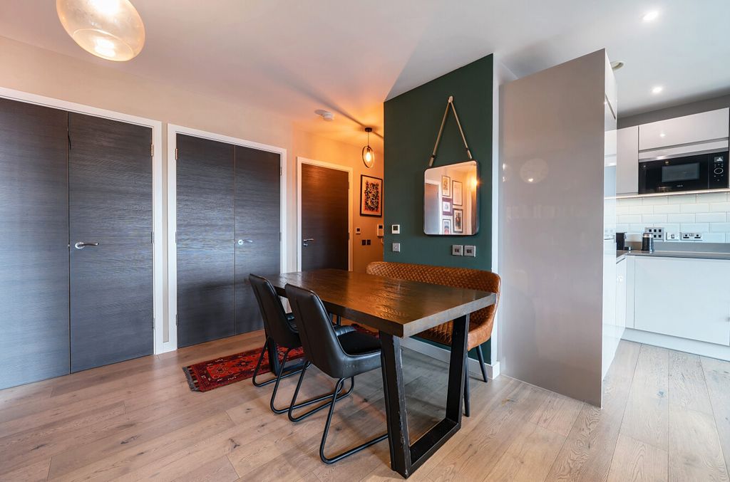 Property photo 3 of 15 1318589-5-686E7B3...