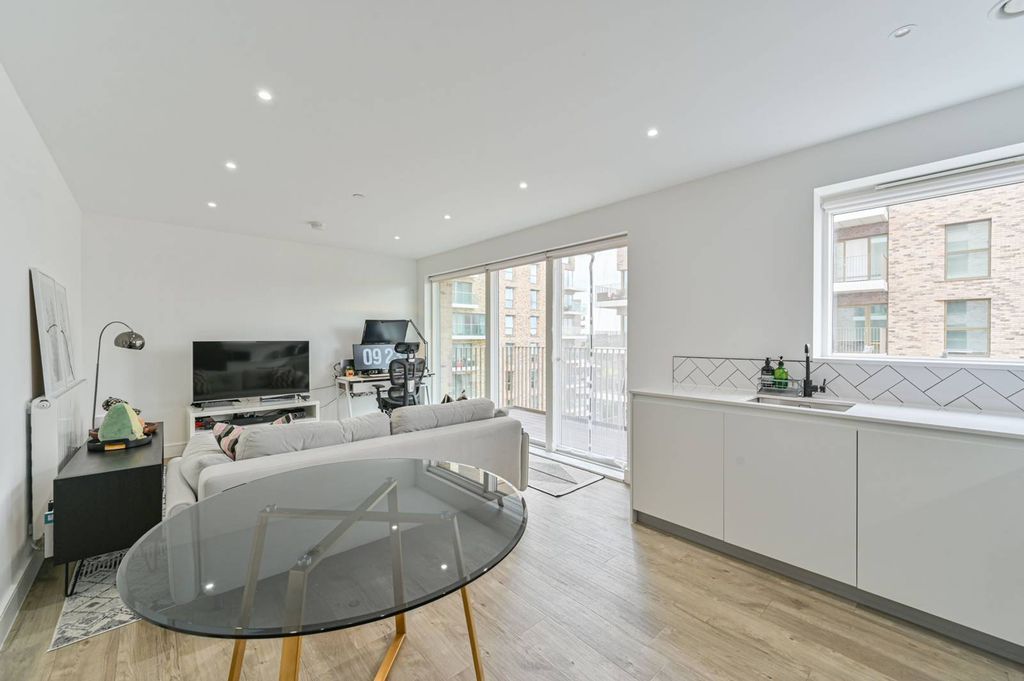 Property photo 1 of 19
