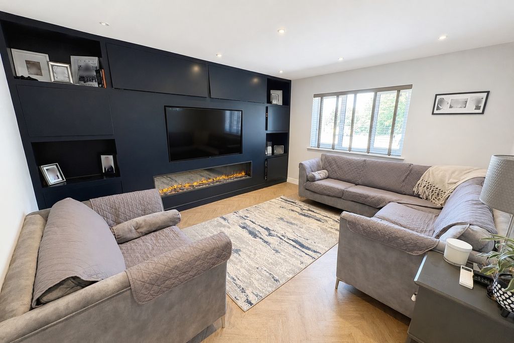 Property photo 3 of 16 4807225