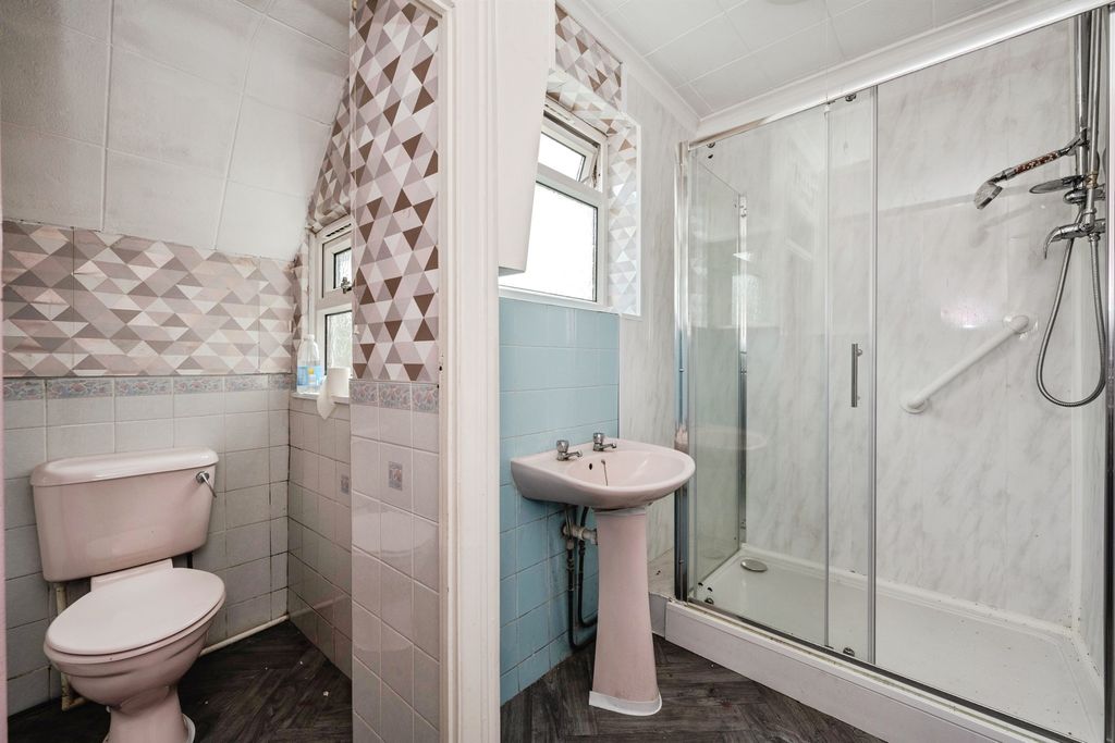 Property photo 3 of 16