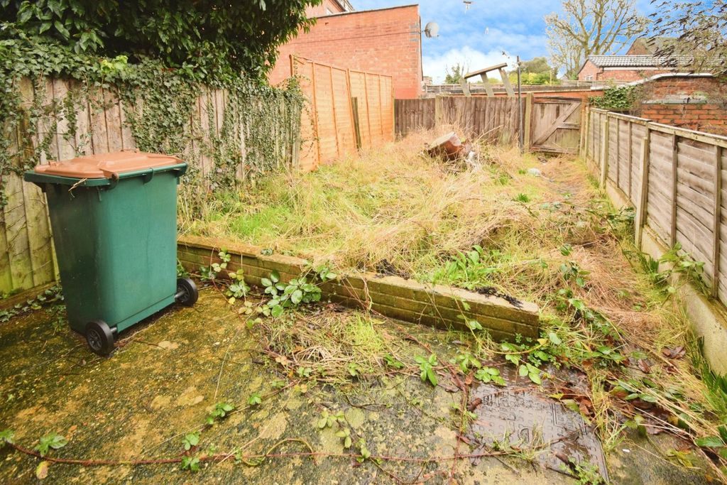 Property photo 3 of 12 Garden