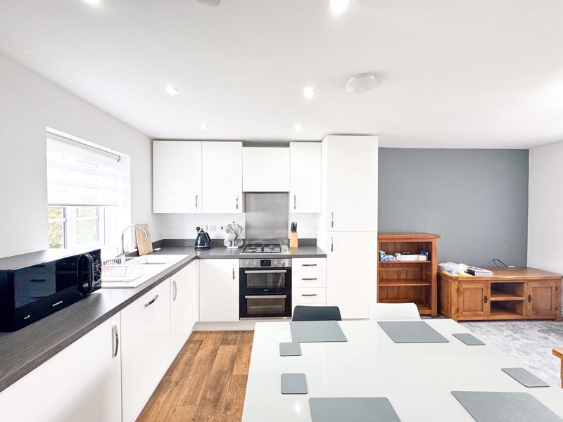 Property photo 3 of 12 Kitchen Side